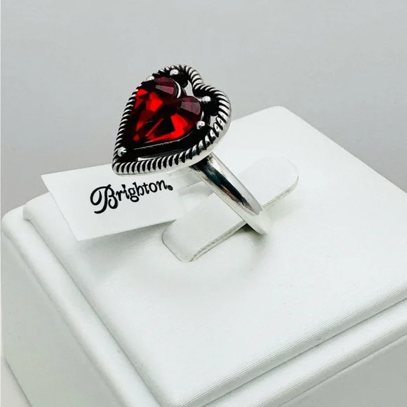 Brighton One Love Petite Heart Ring Size 7 NWT 
w/Brighton pouch - Picture 3 of 6